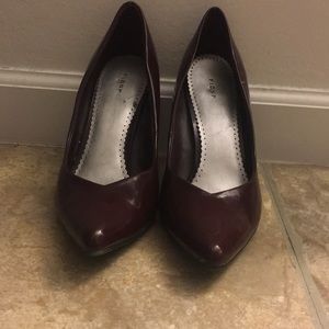 Burgundy heels little worn but good condition